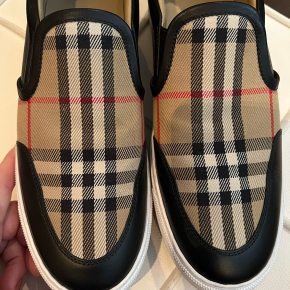 Burberry slip on vintage check sneakers - worn twice - Picture 8 of 9
